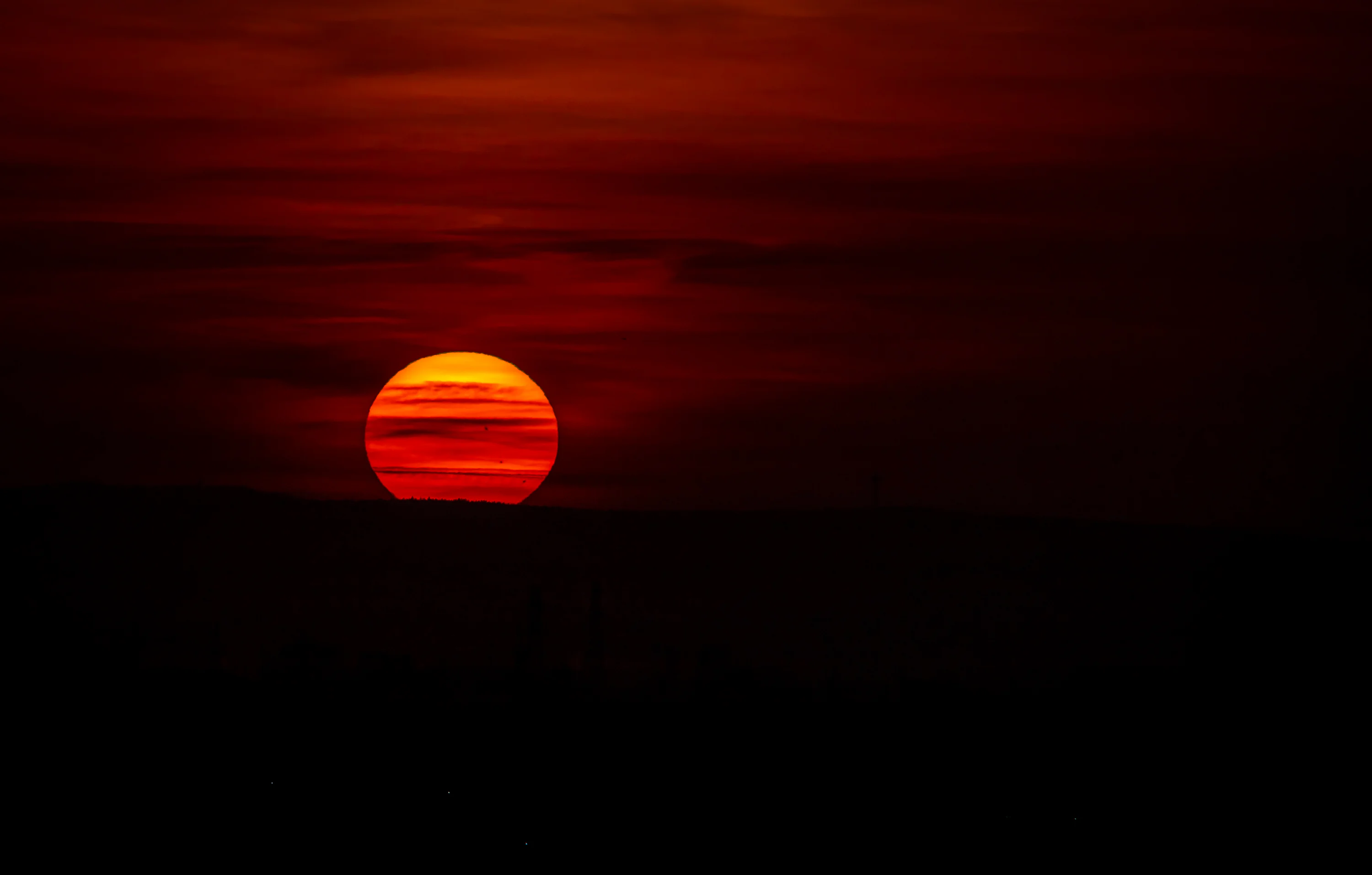 Why the Sky Changes Color at Sunrise and Sunset